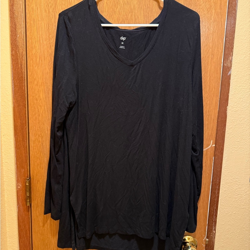 Dip Women's V-Neck Tunic Black Long Sleeve Tee